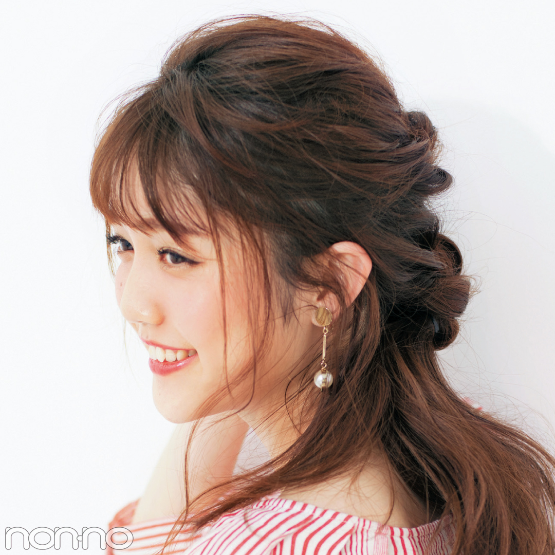 場所を変えるだけ 横くるりんぱ ３で凝ってる風ヘアアレに Non No Web ファッション 美容 モデル情報を毎日お届け