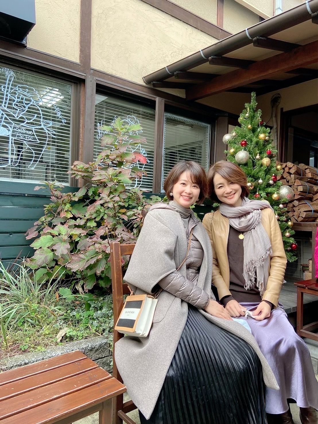 サテンロングスカートを履いて鎌倉デート 華組 佐藤綾子のブログ 華組ブログ Web Eclat