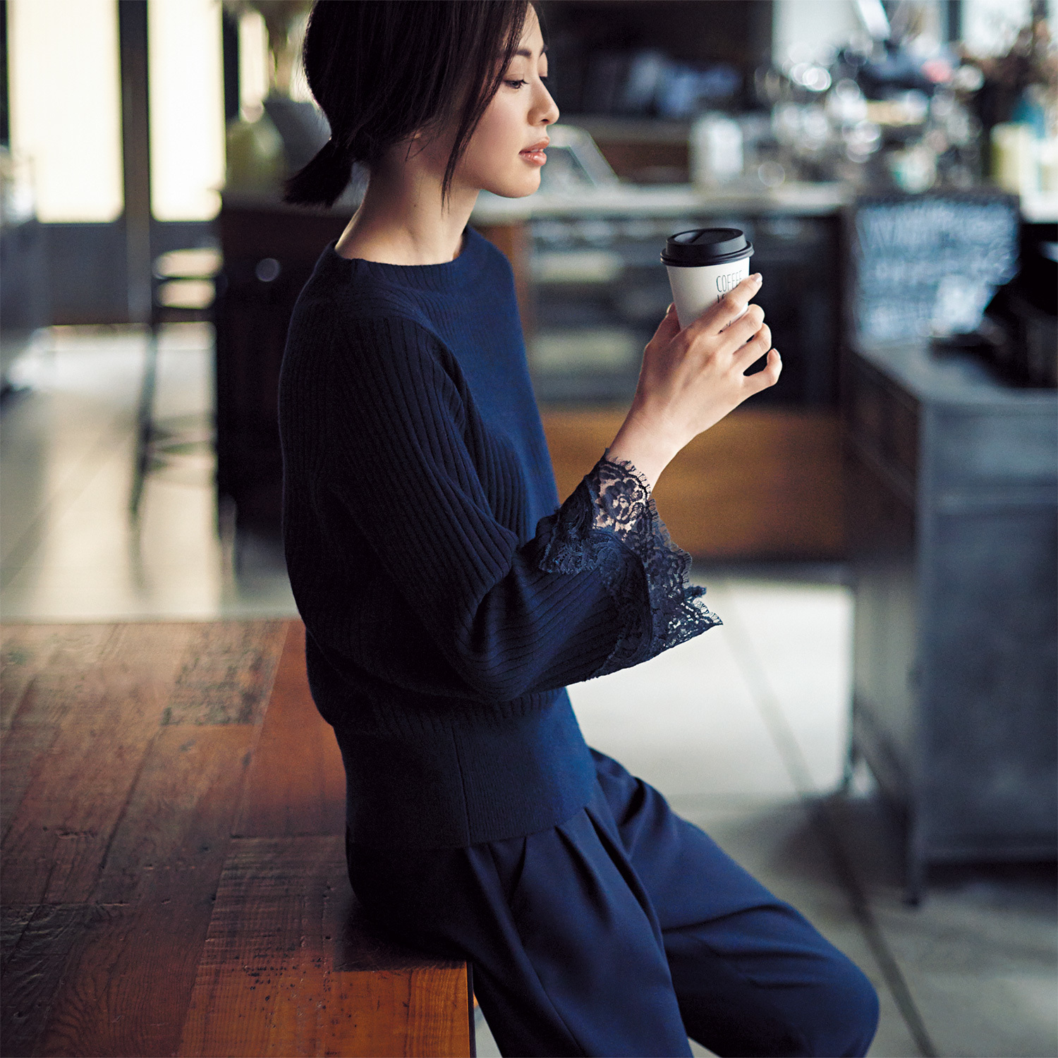 2割レーストップスでこっそりフェミニン ファッション誌marisol マリソル Online 40代をもっとキレイに 女っぷり上々