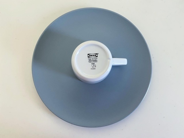IKEAのお皿とカップ