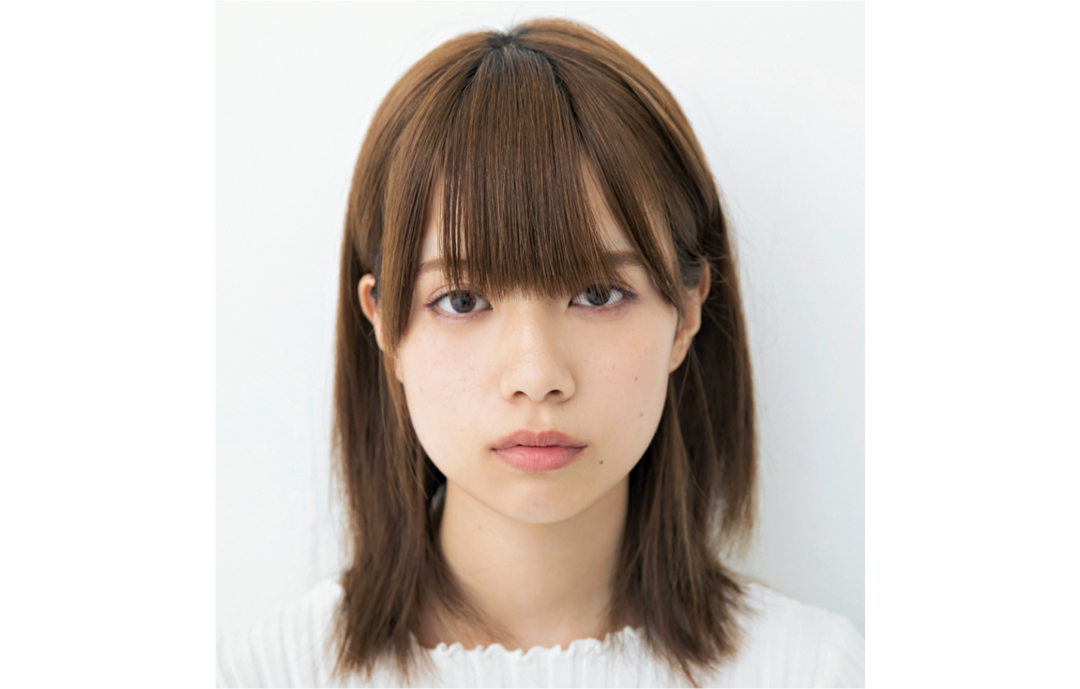 セルフカット完了! 一見、普通の下ろし前髪だけれど、間引いてある分ワックスで束を作ったり、シースルーにしやすい!