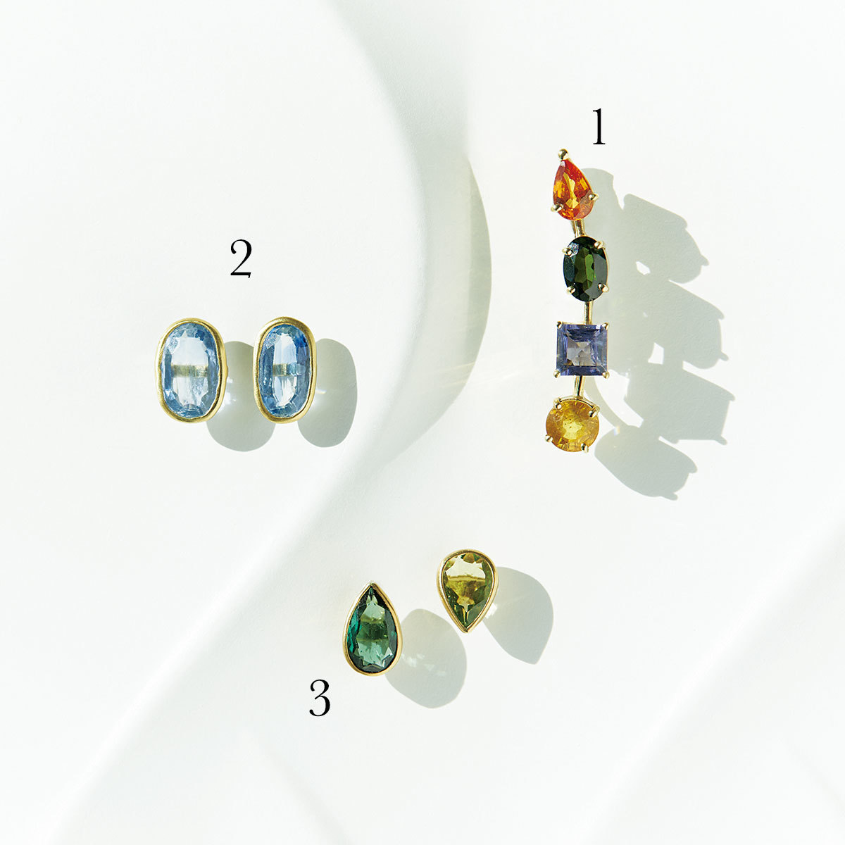 色石ピアス2
