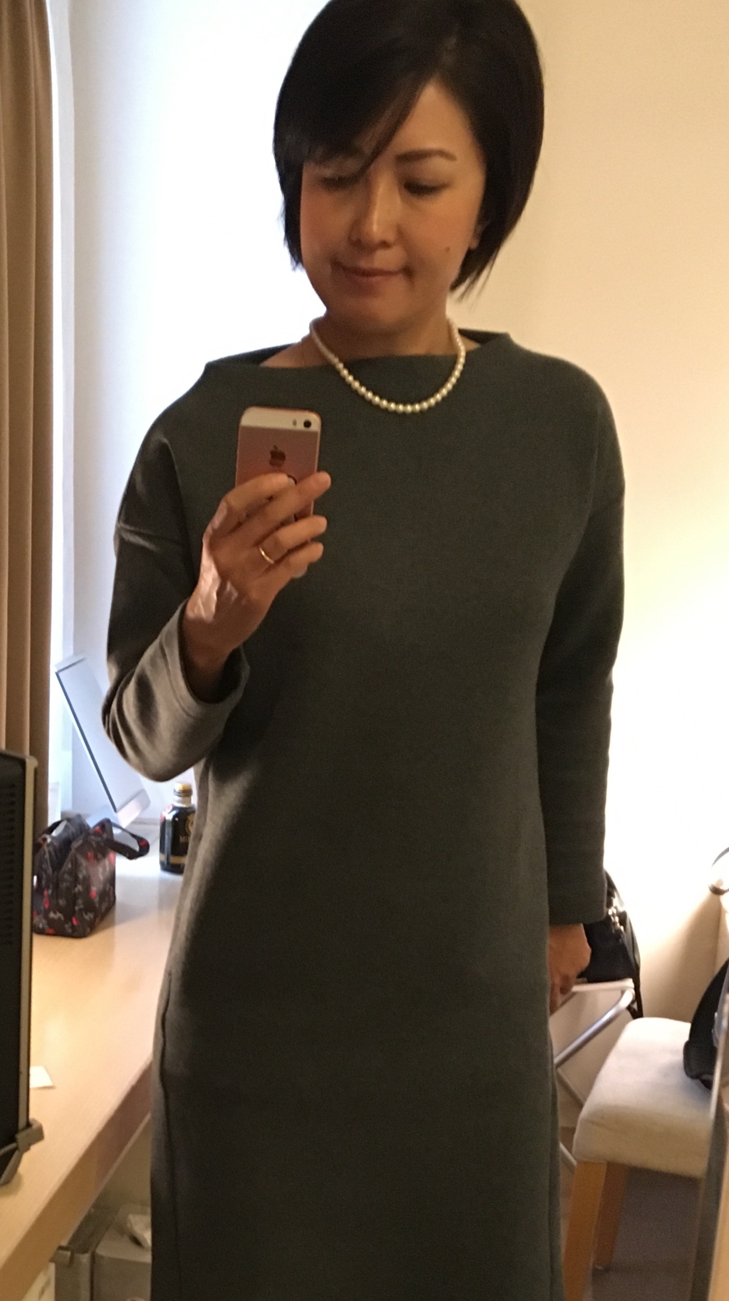 プチプラでもシルエット 素材が優秀なワンピースを仕事着に ファッション誌marisol マリソル Online 40代をもっとキレイに 女っぷり上々