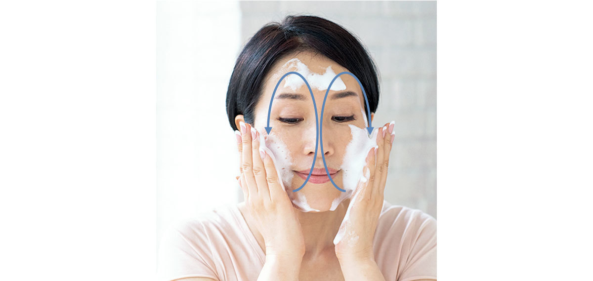 5.顔全体はふわり、外回転洗い