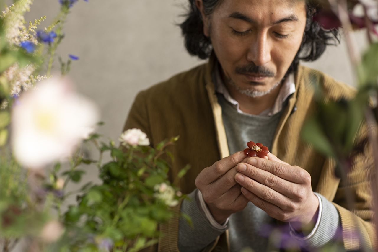 ヴァン クリーフ&アーペル「LIGHT OF FLOWERS ハナの光」華道家 片桐功敦