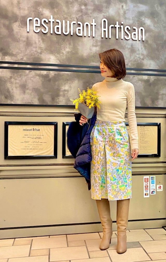 *ニット:UNIQLO、*スカート:support surface、*ブーツ:sergio rossi