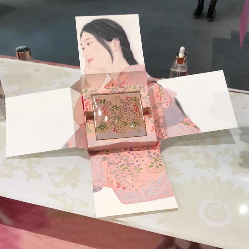 クレドポーのホリデーコレクション、KIMONO DREAMの限定フェースパウダー