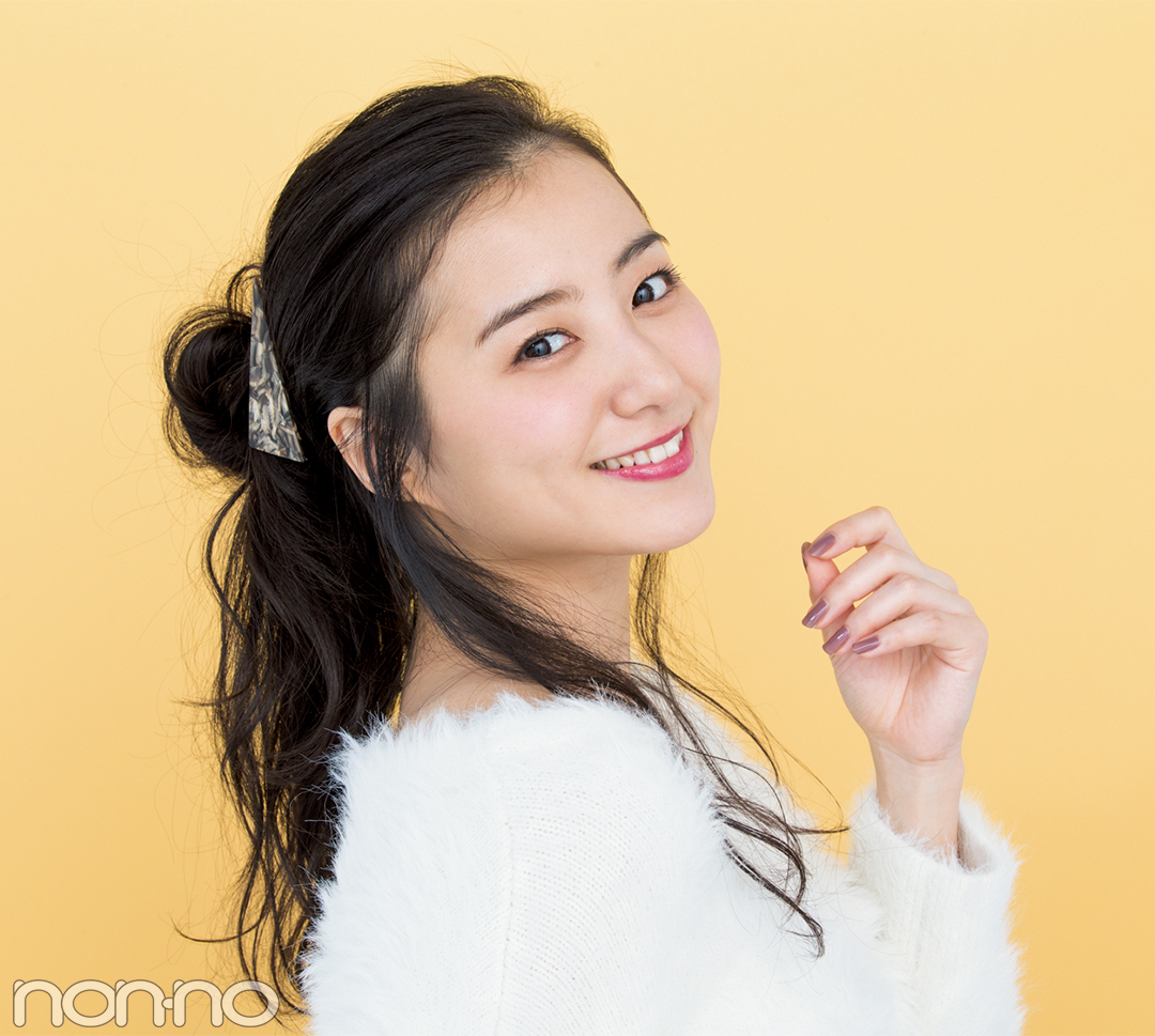 三角バレッタの今っぽい使い方★一つ結びにあわせて可愛く&ラフに!_1_1