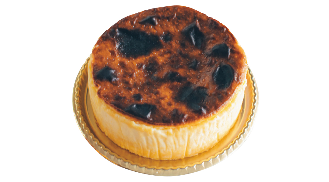 バスクチーズケーキ、初めて食べました!【新川優愛のスイーツ連載】_1_2