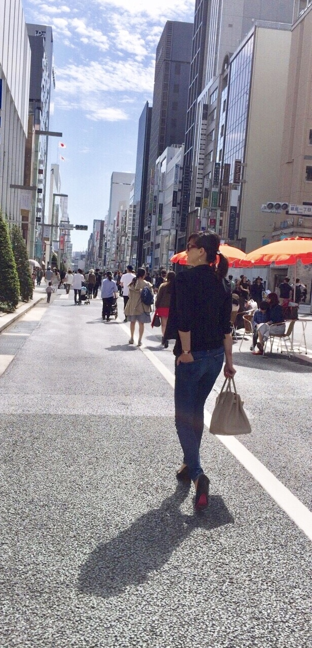 靴底の赤がチラッと見えるのも可愛くて気に入ってます