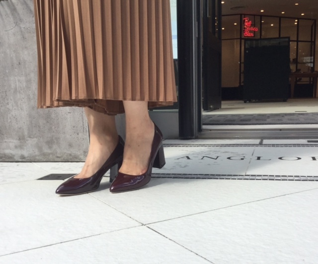 FORDMILLS×FABIO RUSCONIのチャンキーヒールパンプスで、足元から秋色に_1_3