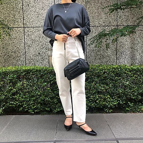 50代 おしゃれ 着回し力抜群 シャツやブラウスなど 簡単に着映え 秋トップス Web Eclat 50代女性のためのファッション ビューティ ライフスタイル最新情報