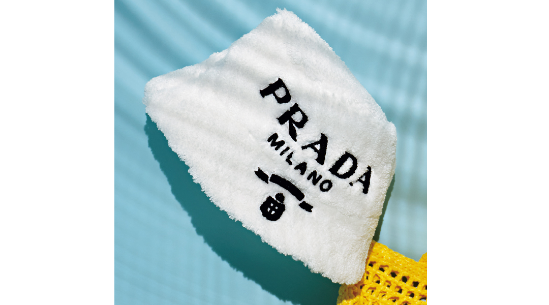 PRADAのバケットハット