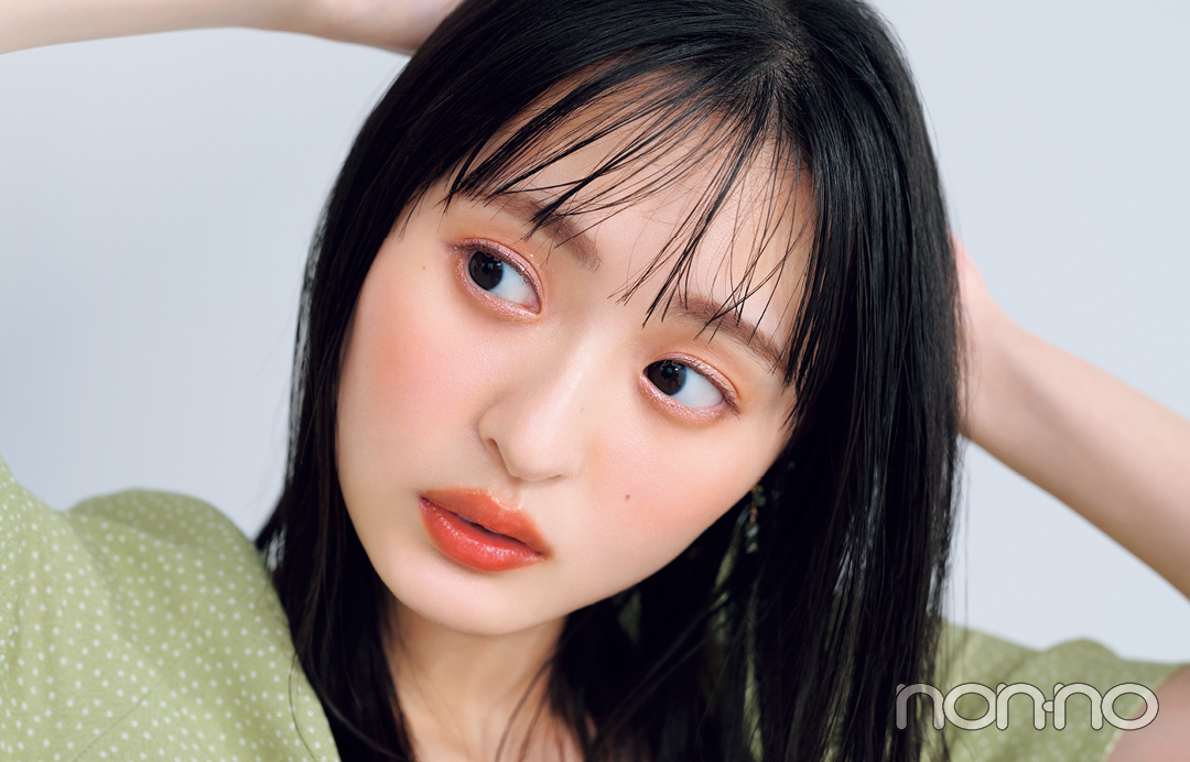 遠藤さくらの笑顔が似合う 毎日メイク 盛りたい日はグリッターできらめきをスパーク Non No Web ファッション 美容 モデル 情報を毎日お届け
