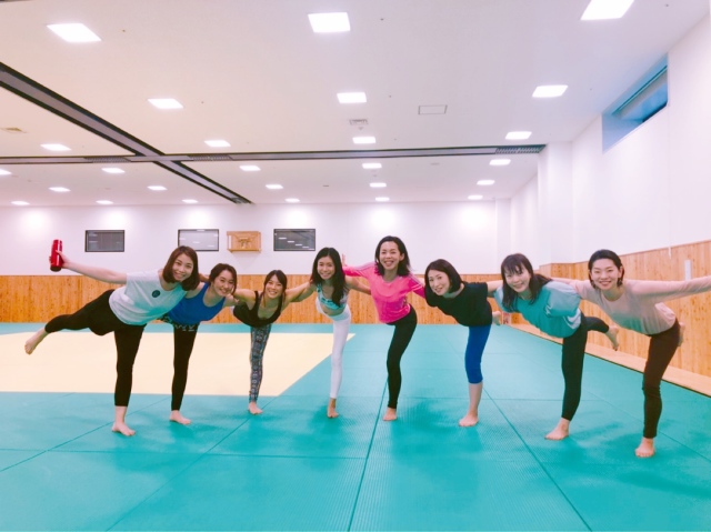 ヨガ講師の野島裕子さんを囲んで撮った、今回のベストショット