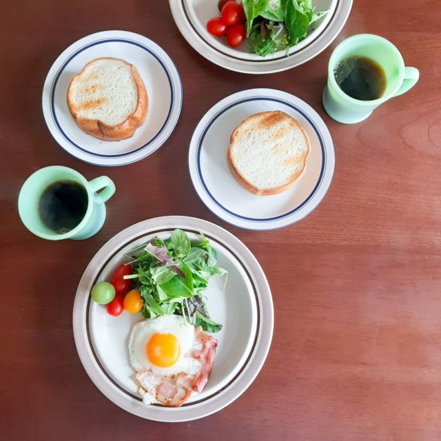 BREAD&CIRCUSの天然酵母パンで朝食