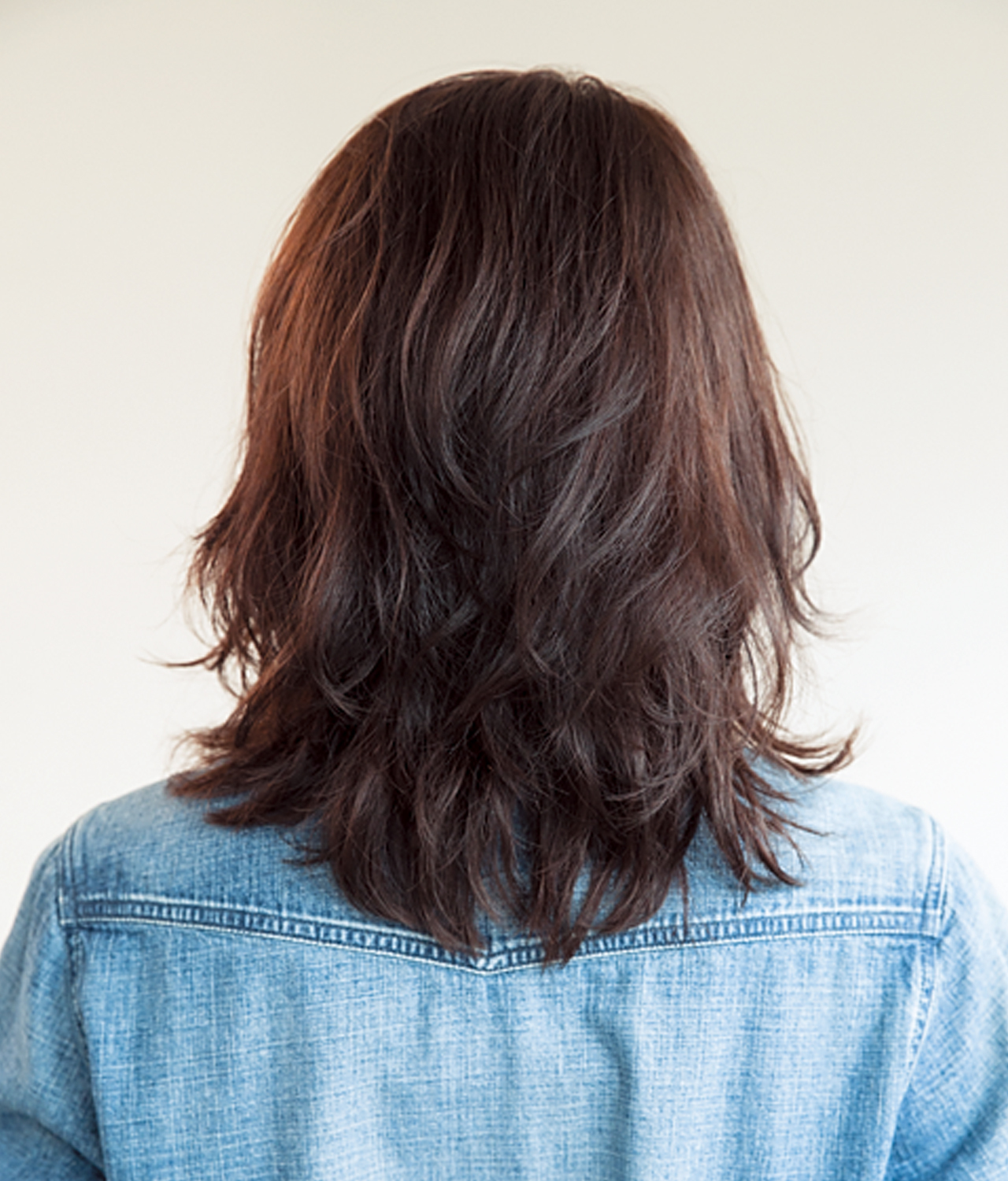 シルエットは丸く。ウルフベースのミディアムヘアは髪のパサつきもカバー!【40代のミディアムヘア】_1_3