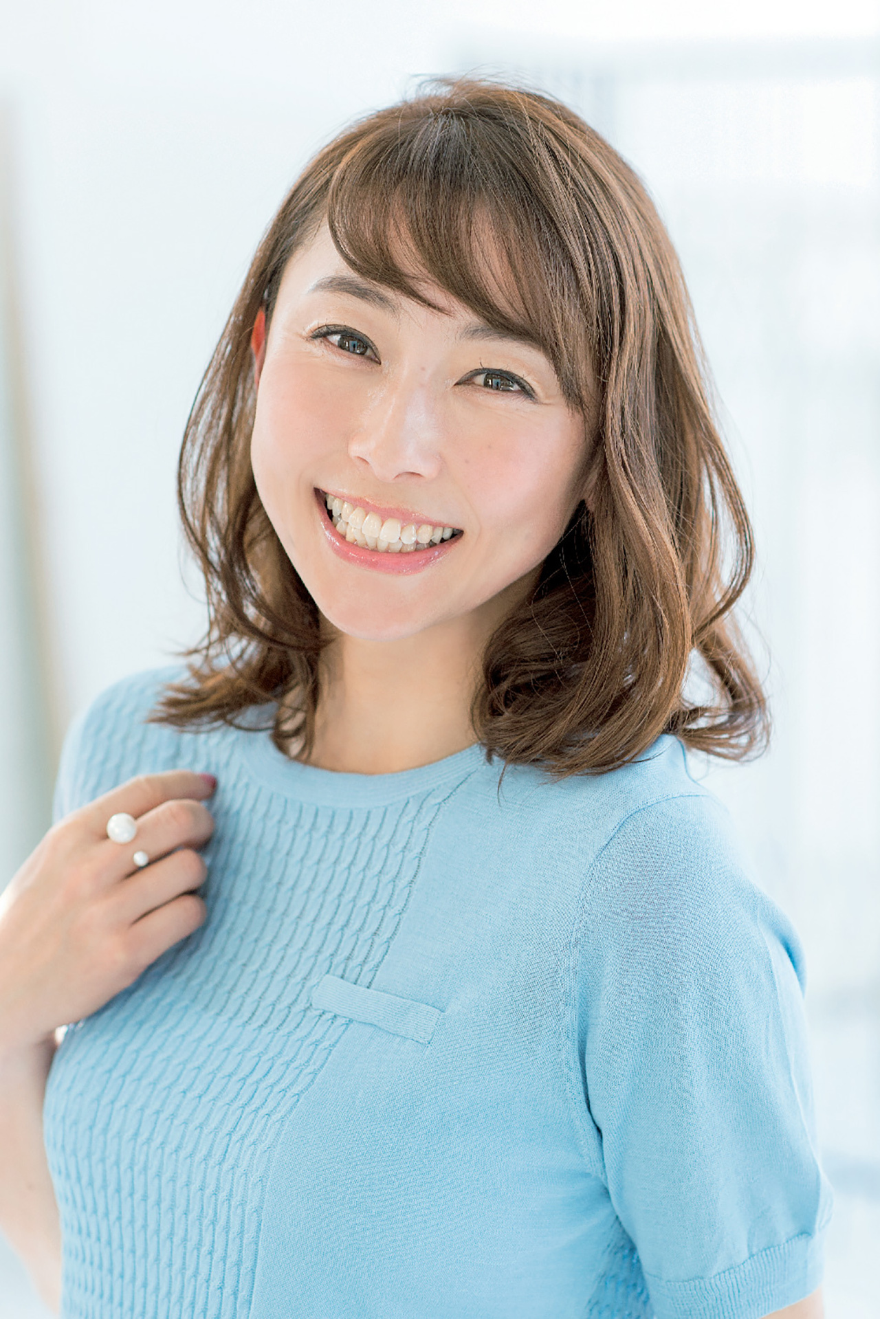 3ページ目 清潔なセンシュアリティが魅力な 大人のミディアムヘア 五選 Web Eclat 50代女性のためのファッション ビューティ ライフスタイル最新情報