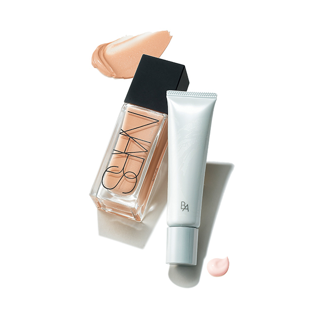(右)B.A デイセラムL ブライトアップ SPF35/PA+++ 25g ¥9,000 /ポーラ (左)NARS ティンティッドグローブースター 30㎖ 全2色 各¥4,500 /ナーズ ジャパン