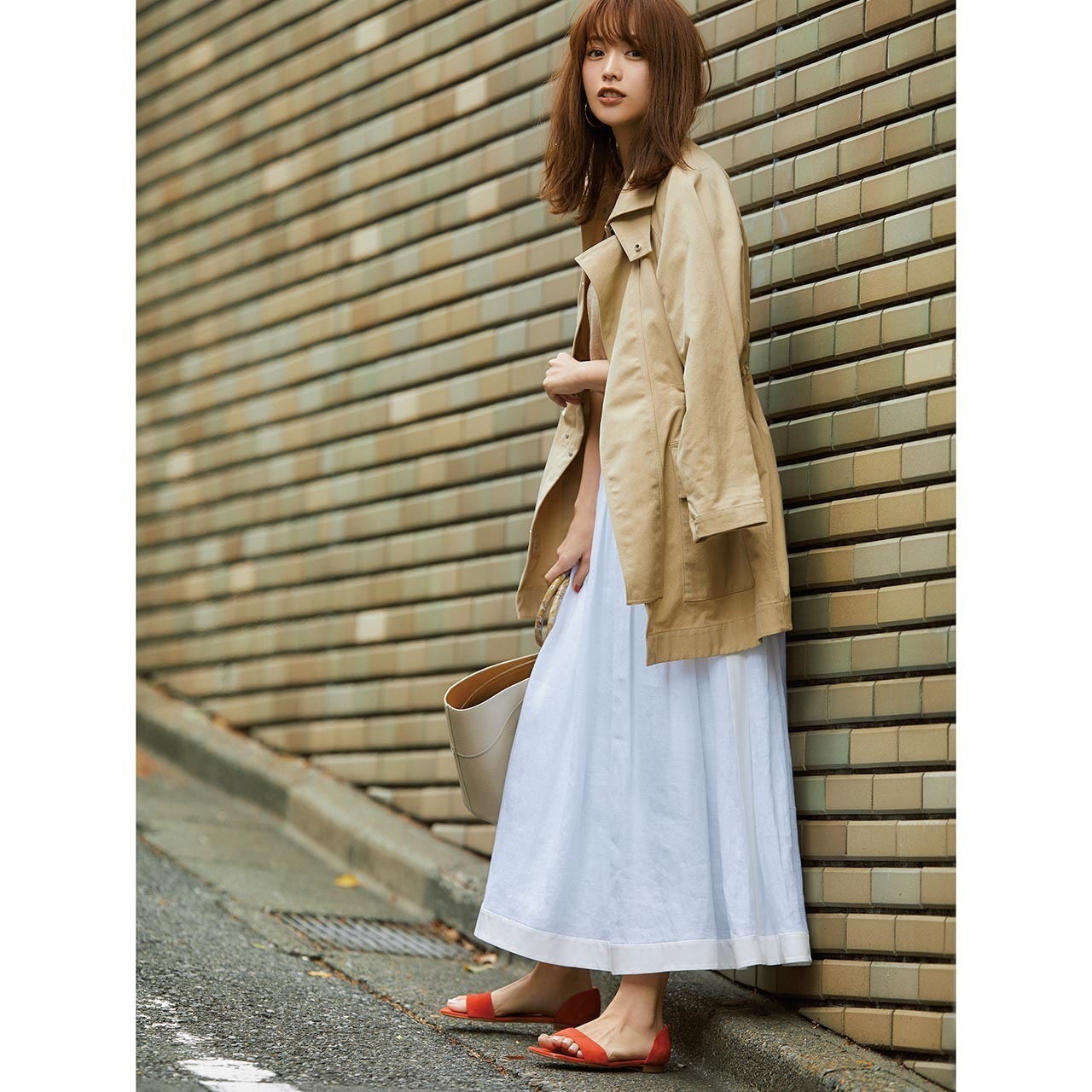 夏コーデが女っぽくキマる きれいめフラットシューズの活用術 カタログ ファッション誌marisol マリソル Online 40代をもっとキレイ に 女っぷり上々