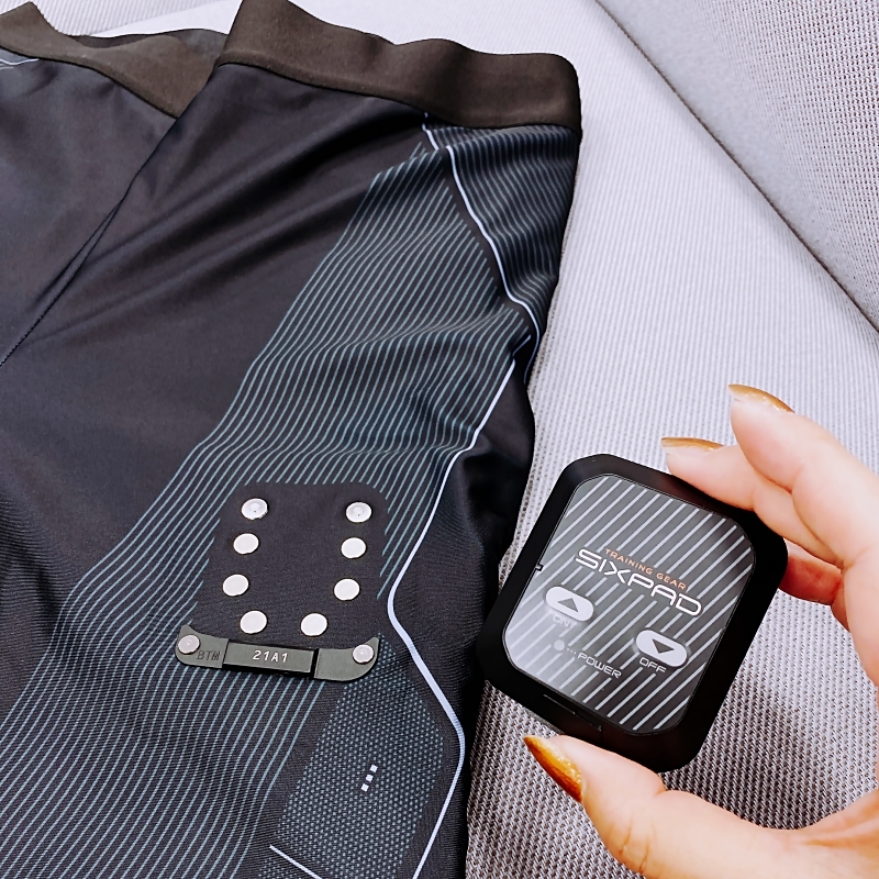 SIXPADのPowersuitLiteHip&Legも洗濯可能なのでコントローラーが外せます