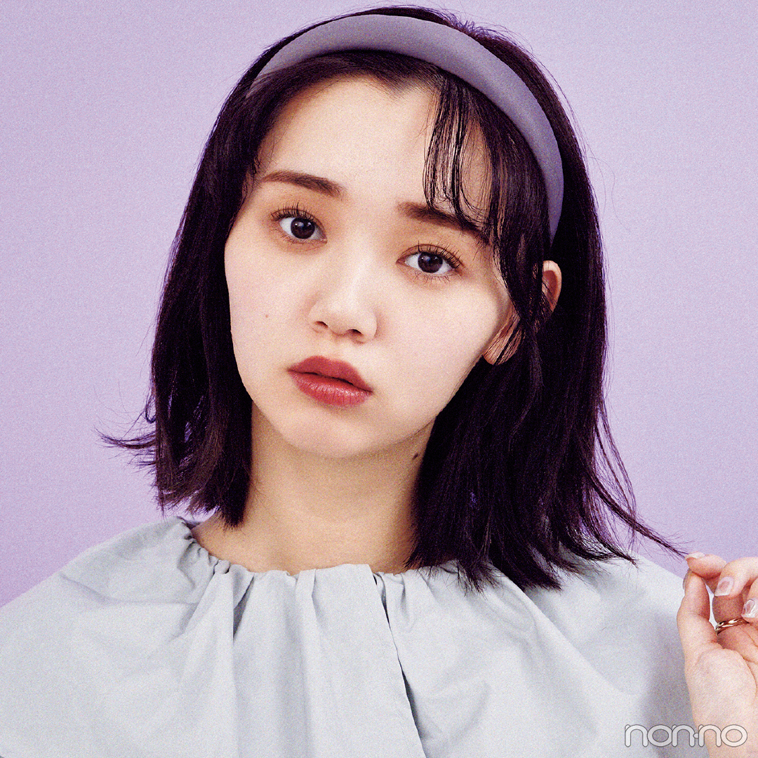顔回りで甘可愛にカチューシャスタイルヘアアレンジの江野沢愛美
