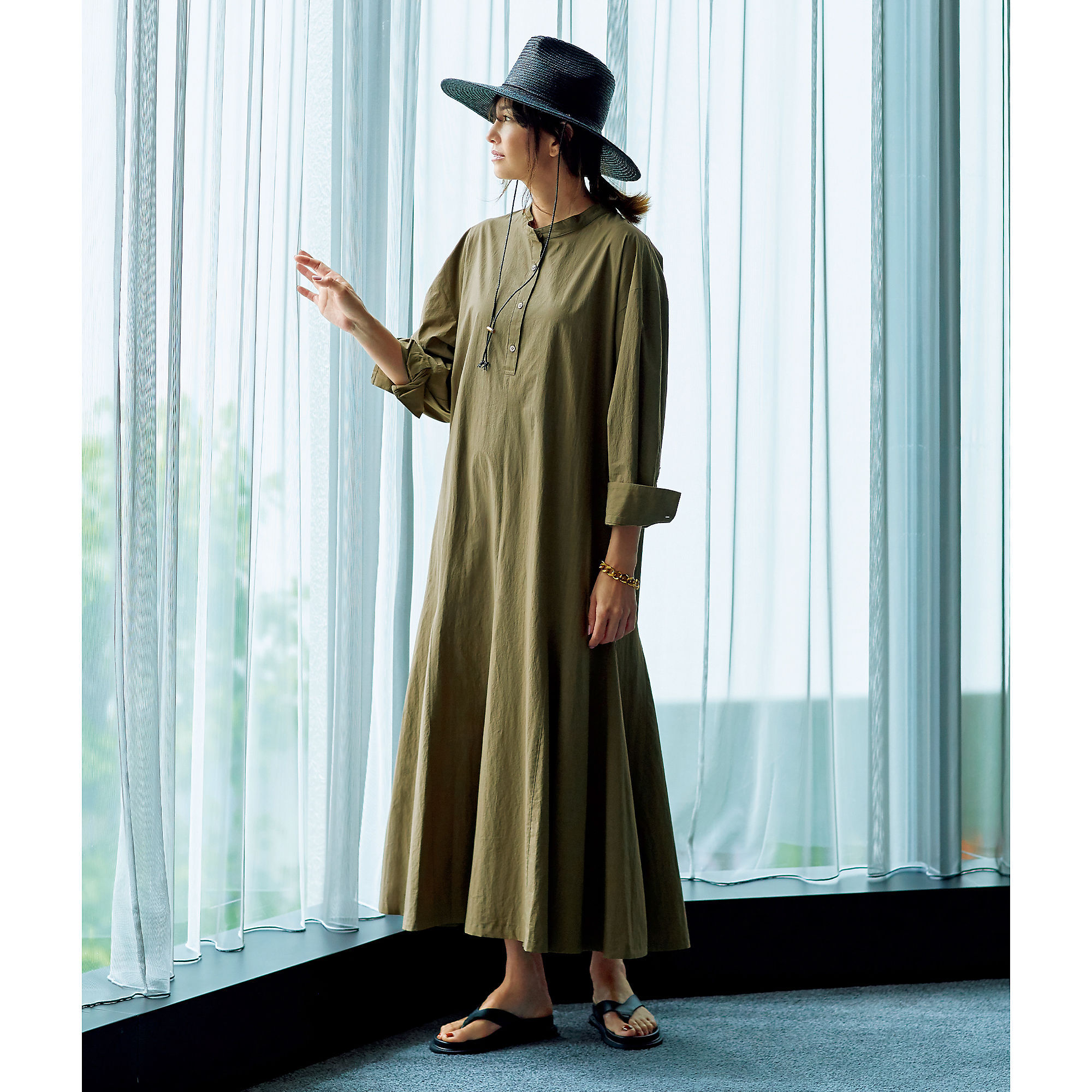 着こなしやすい袖にアレンジ Gallardagalante Eclat のシャツワンピース Web Eclat 50代女性のためのファッション ビューティ ライフスタイル最新情報