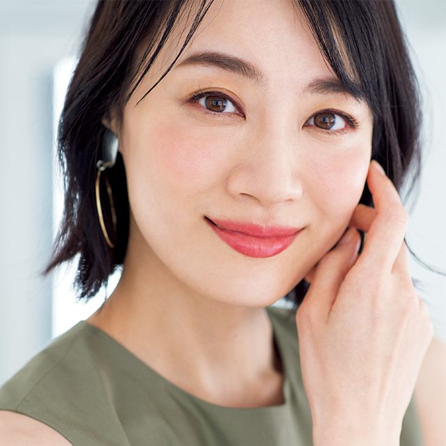 “パンダ目マダム”から復活! ゾンビ感払拭メイク直しテク【「夕方老け」から復活!メイク直し・大人の流儀】_1_5