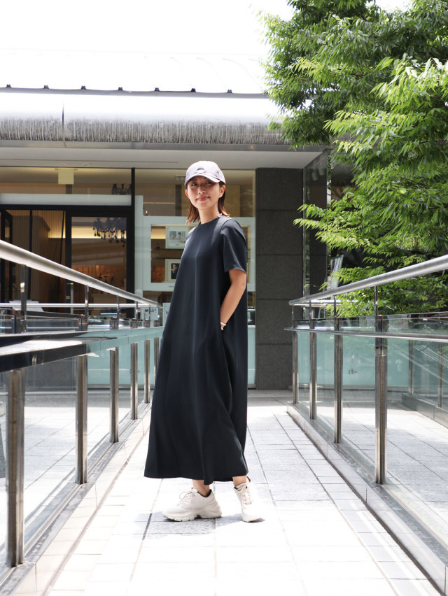 【真夏こそ映える黒コーデ】重たく見えず、シックに決まるアラフォーの黒コーデまとめ|40代ファッション_1_22