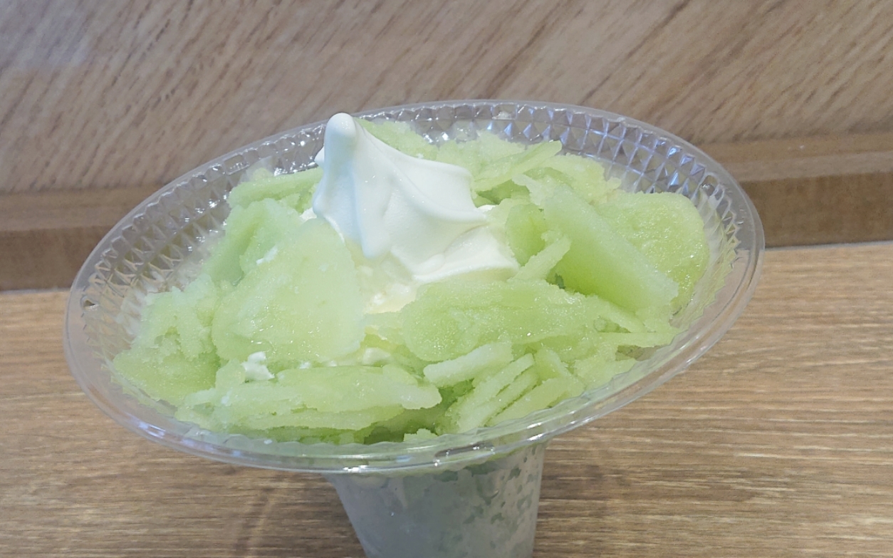 メロンのかき氷にソフトクリームga