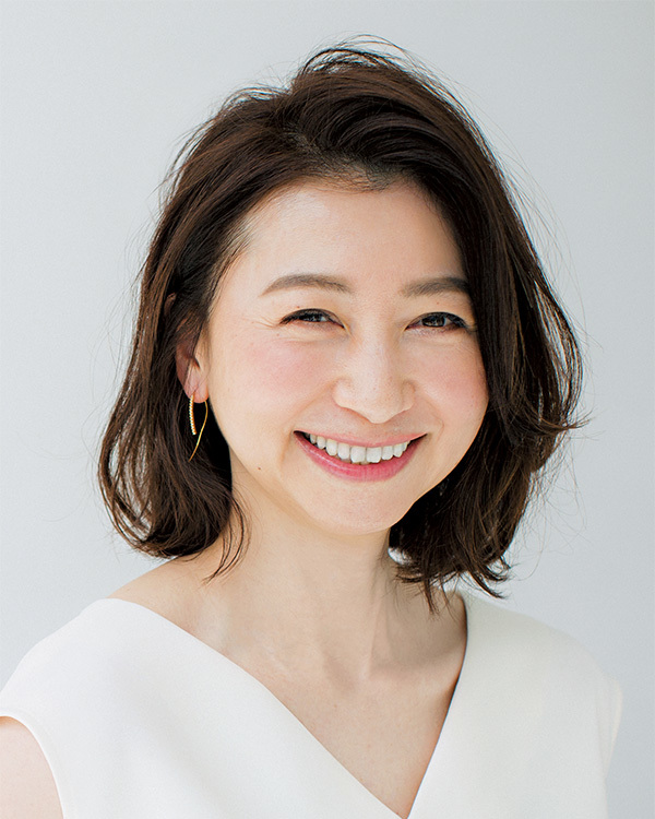 あえて切りっぱなし風が夏の旬ヘアスタイル 40代のボブヘア ファッション誌marisol マリソル Online 40代をもっとキレイに 女っぷり上々