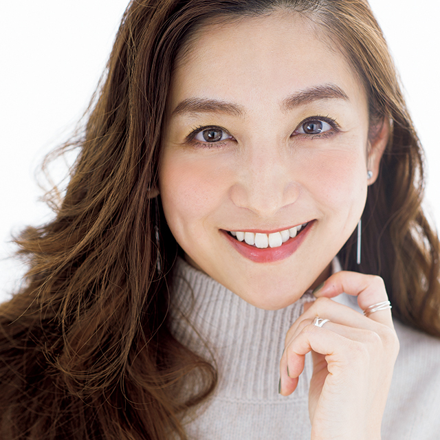 大人ブラウンに旬色スパイスを投入! 明るくしゃれた“春色アイ”で【新しいコスメでNEW FACE】_1_5