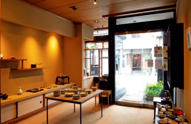 京都の戀壺洞(れんこどう)の店内