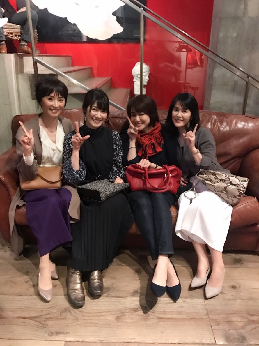最後に「トゥース」ポーズで♪
あれ?言い出しっぺのふみちゃんだけLになってる笑 可愛すぎて罪