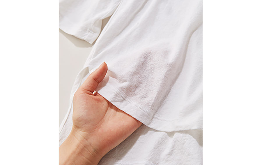 透けすぎ白Tシャツ