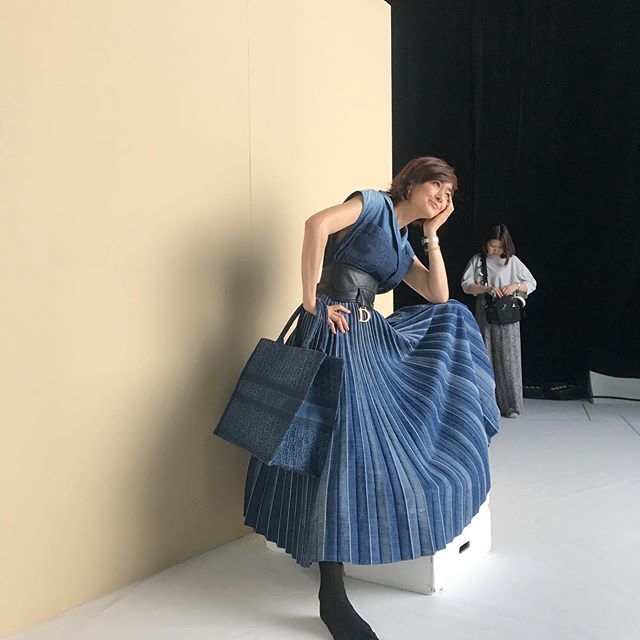 バックステージ! 富岡さんの全身の姿。_1_1