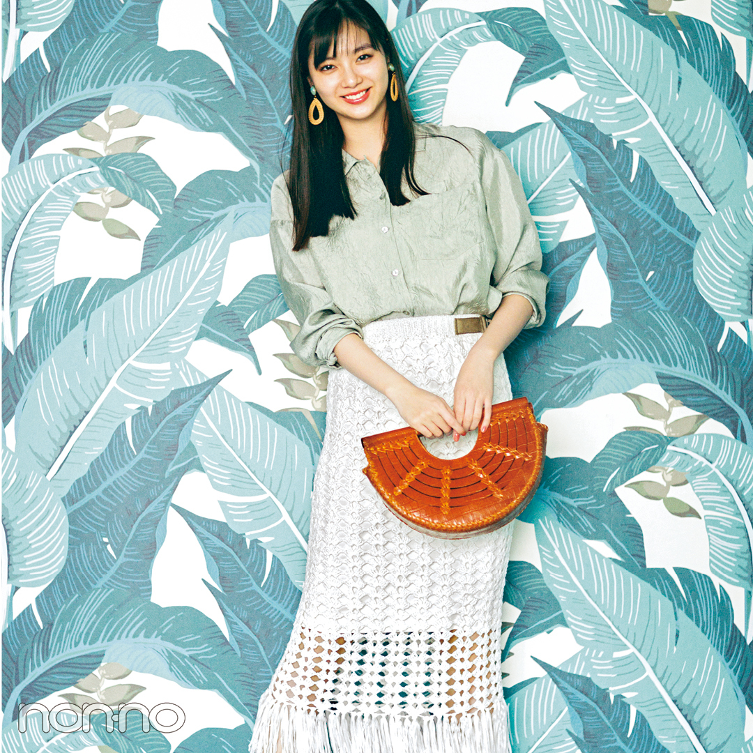 ボヘミアン風ベストをレイヤードしてカジュアルコーデを新鮮に 毎日コーデ Non No Web ファッション 美容 モデル情報を毎日お届け