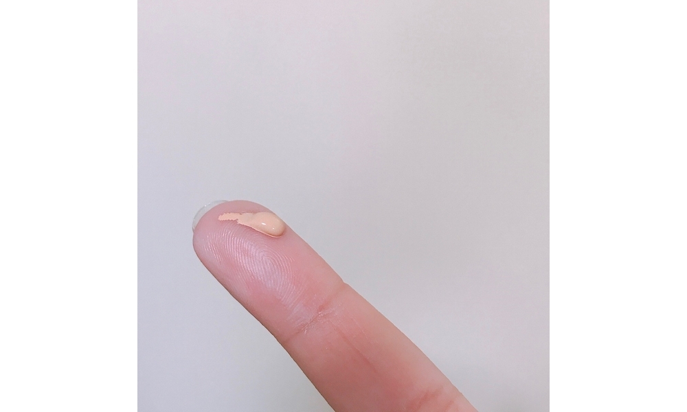 塗れば即、素肌がきれいな人。アクセーヌの目まわり用ファンデーションで“自信の持てる肌”に【マーヴェラス原田の40代本気美容 #221】 _1_4