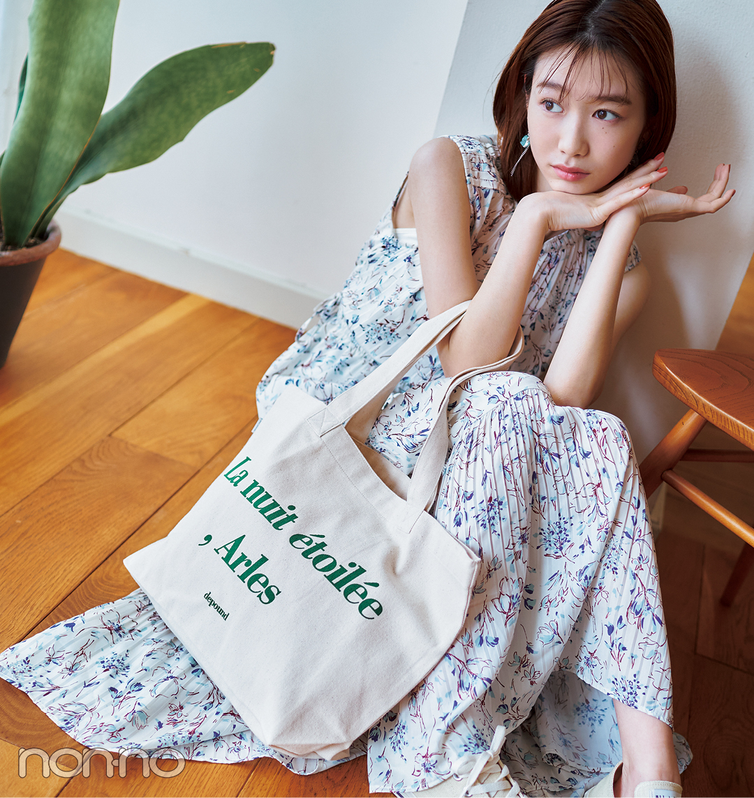 岡本夏美のショップトートバッグのコーデ1