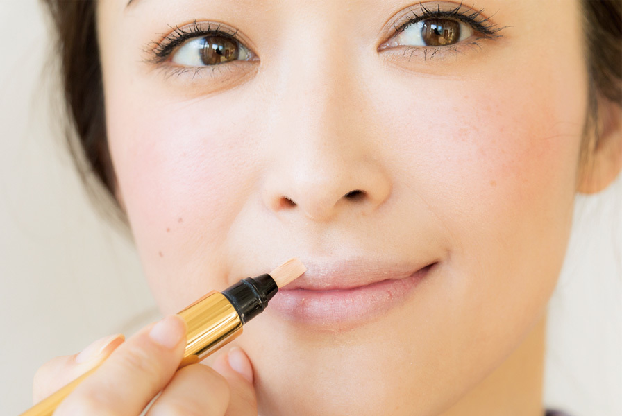 上向き口角 明るい眉間 機嫌のいい顔 はメイクでも作れる ファッション誌marisol マリソル Online 40代をもっとキレイに 女っぷり上々