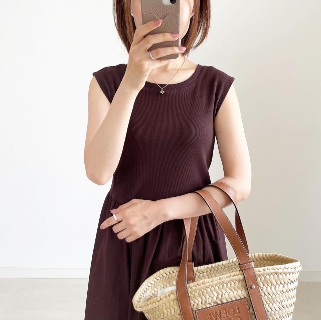 夏のブラウンで品よくこなれる! 大人のプチプラ高見えも叶えるブラウンコーデまとめ|40代ファッション_1_22