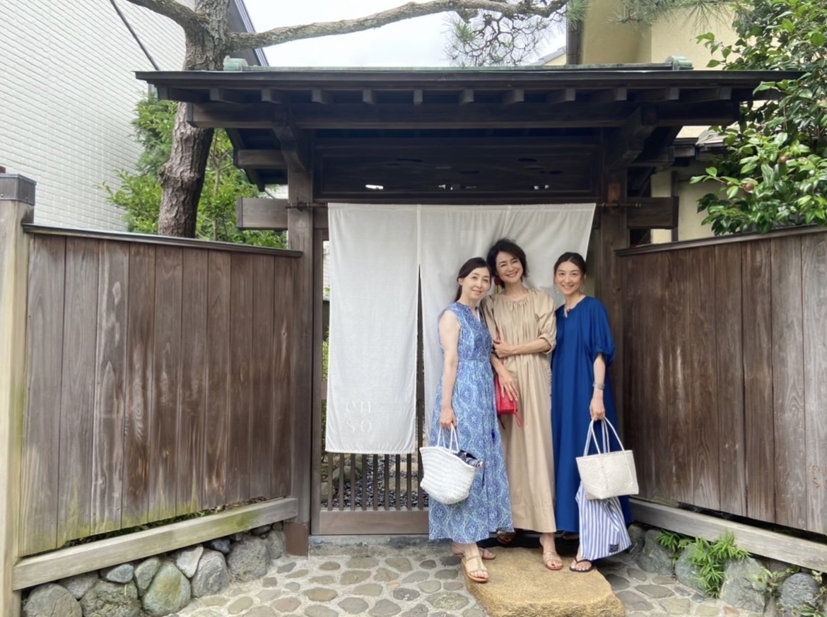 ブルーワンピ 自作バッグで 鎌倉古民家レストラン 華組 一色華菜子のブログ 華組ブログ Web Eclat