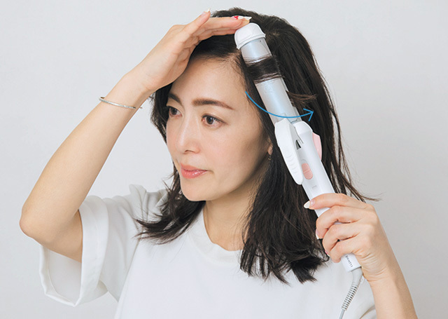 最旬シャツをもっと素敵に! 華やかだけどカジュアルな“今どきツヤ巻きヘア”完全プロセス_1_6