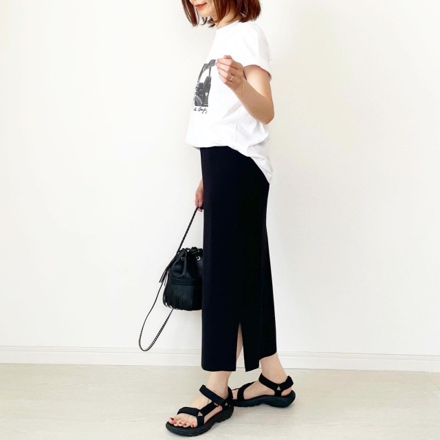 アラフォーが今すぐ買うべき“2021夏のトレンドTシャツ”はこれ! 大人に似合う最旬Tシャツまとめ|40代ファッション_1_29