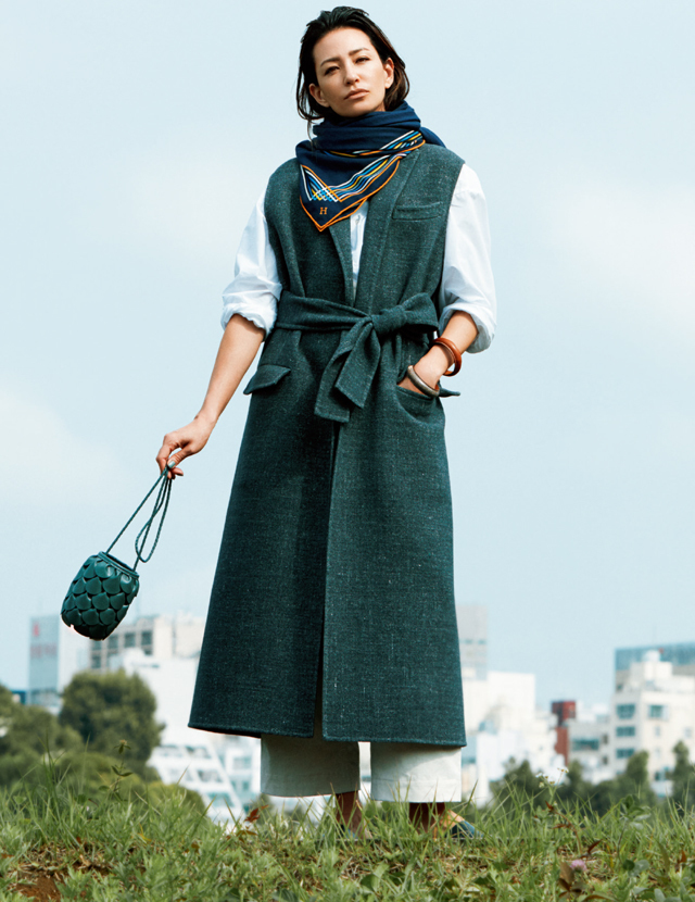 村山佳世子さんのロングジレのコーデ