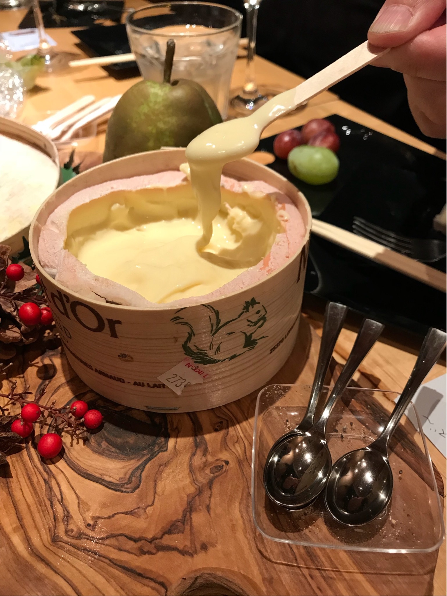 Xmasパーティーにおススメ♡美味しすぎるチーズ「モンドール」!_1_3