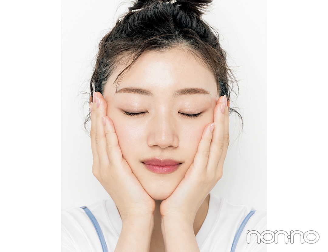 佐々木美玲の”即効小顔マッサージ”の基本2-4