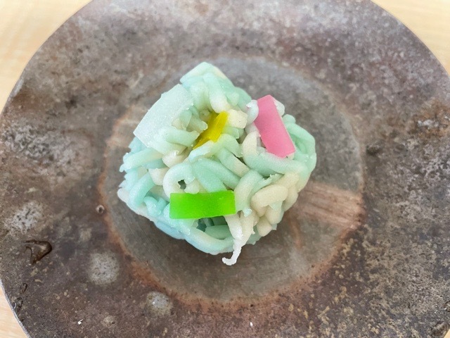 赤坂塩野製 「星まつり」は
七夕をモチーフにした和菓子