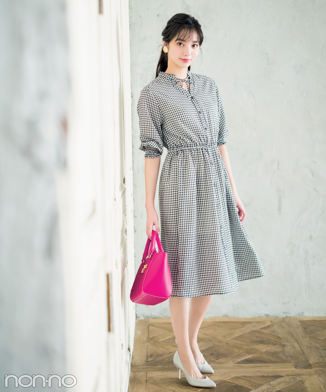 新川優愛の春っぽチェックワンピ フェミ カジコーデ３選 Non No Web ファッション 美容 モデル情報を毎日お届け