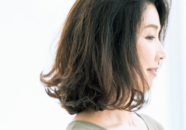 短くても華やかな 春のショートヘア が人気 50代髪型人気ランキングtop10 Web Eclat 50代女性 のためのファッション ビューティ ライフスタイル最新情報